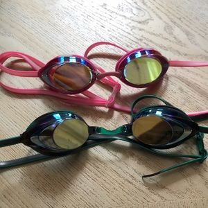 2 swimming glasses